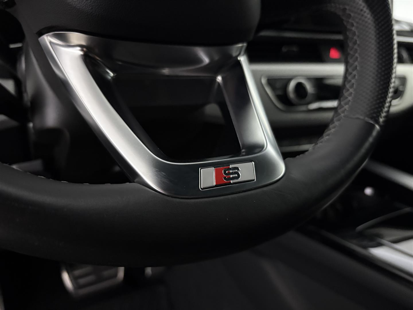 AUDI A4 2021