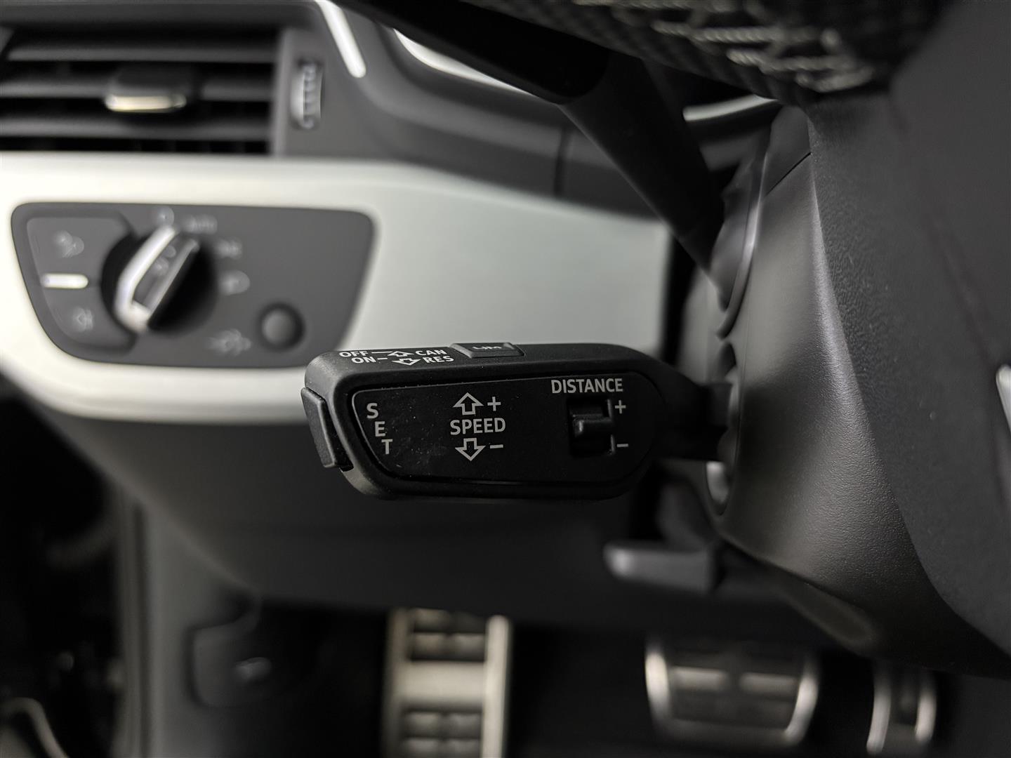 AUDI A4 2021