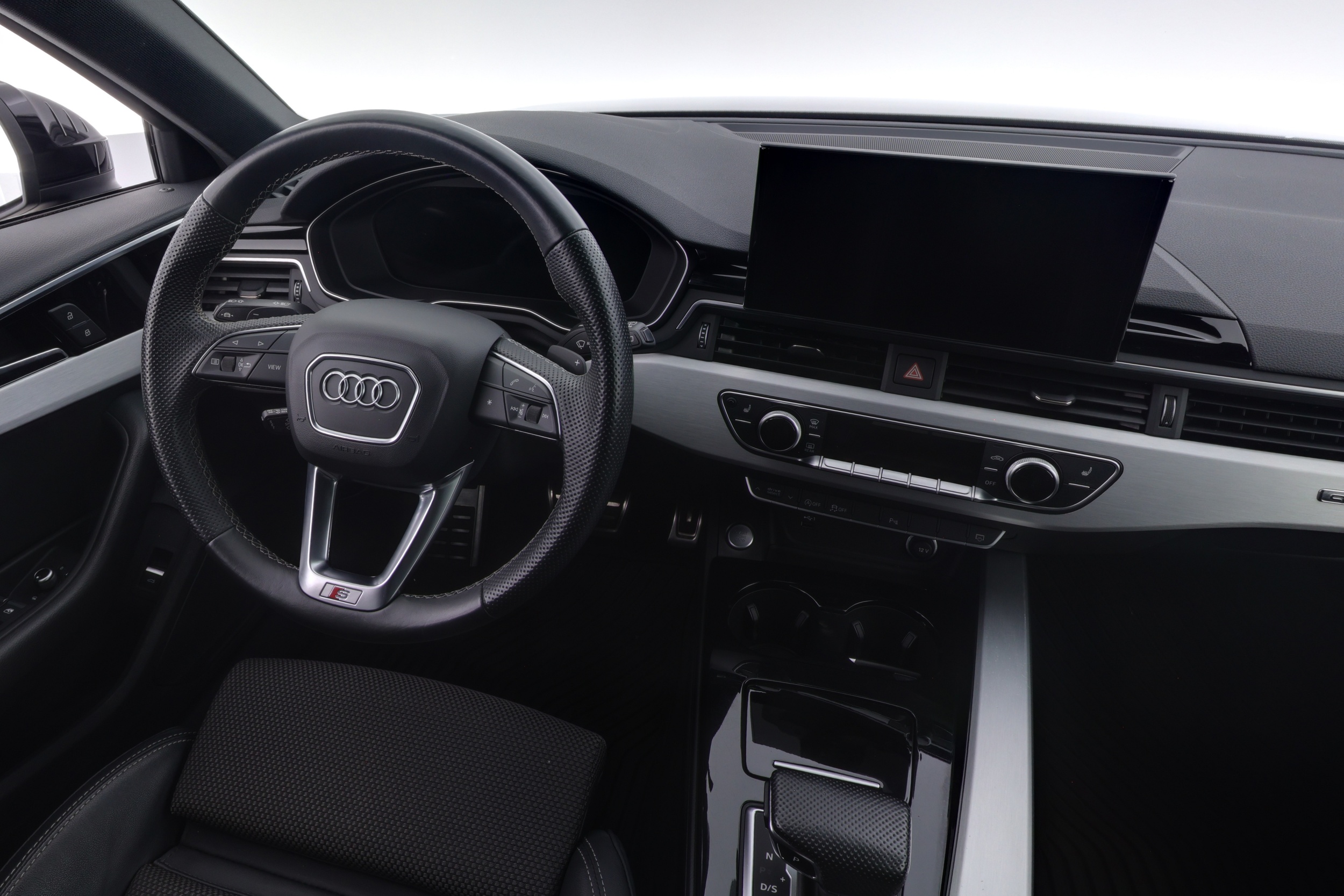 AUDI A4 2021