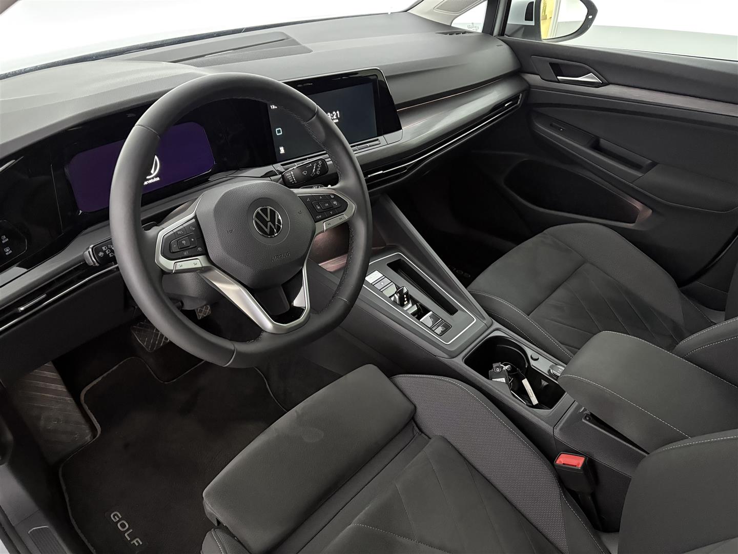 VOLKSWAGEN Golf 2021