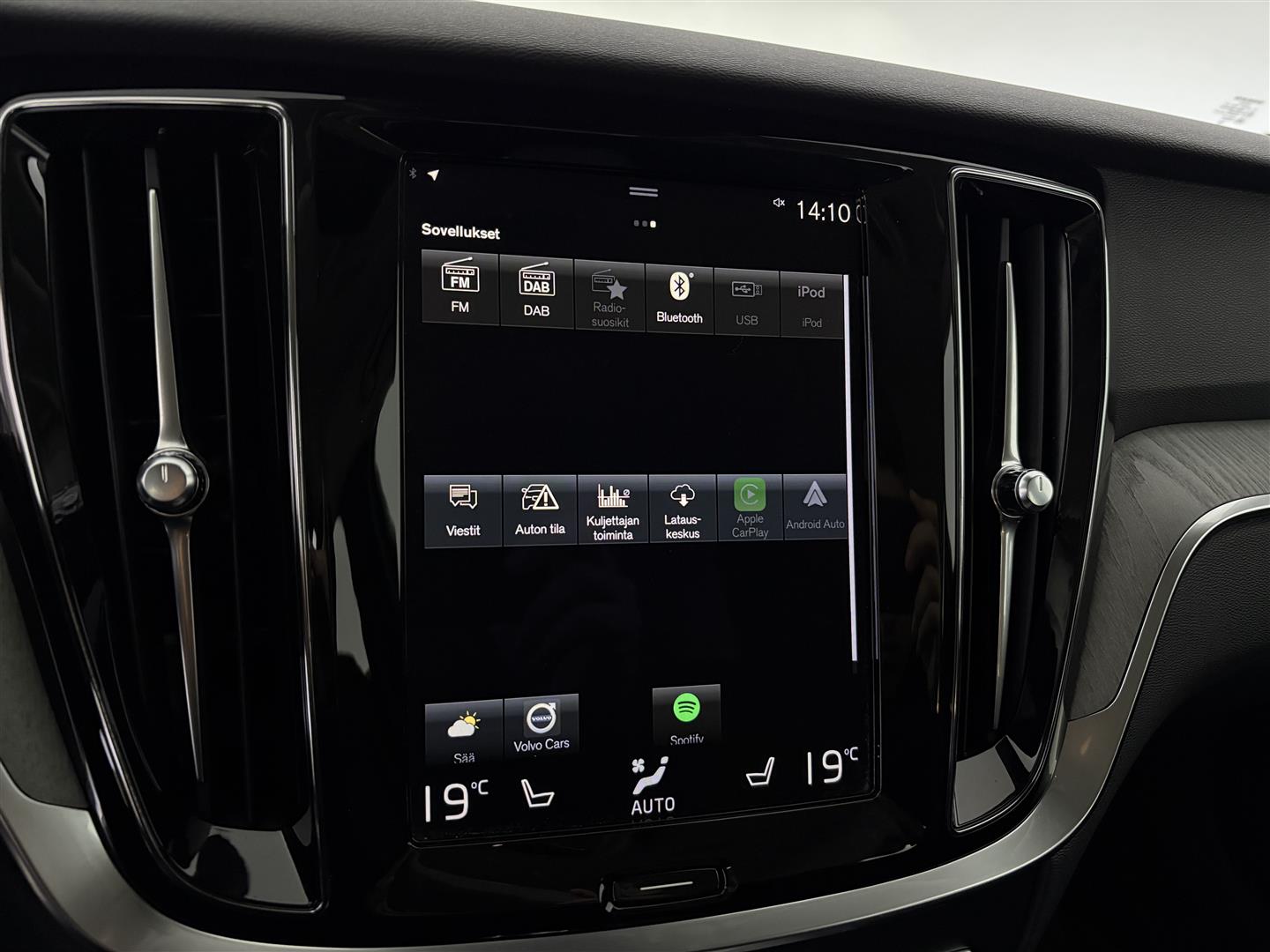 VOLVO V60 2021