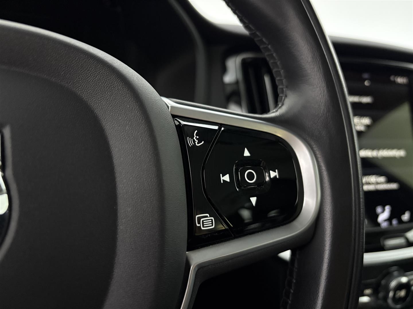 VOLVO V60 2021