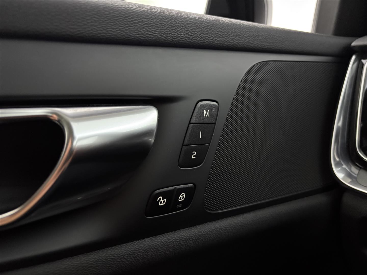 VOLVO V60 2021
