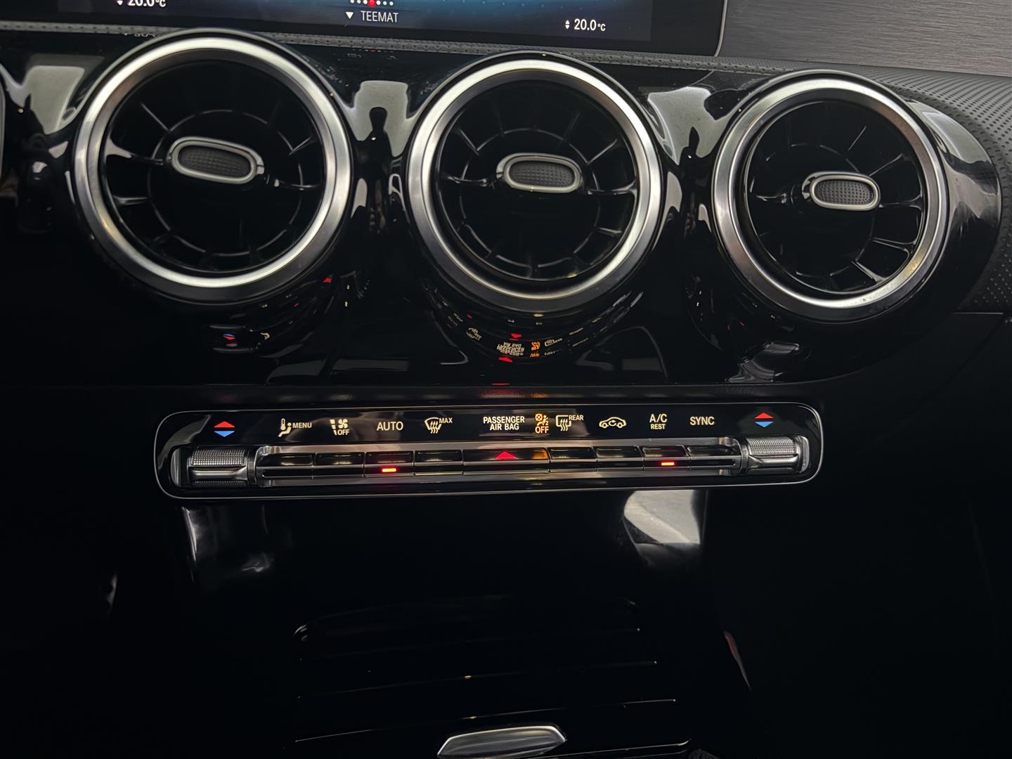 MERCEDES-BENZ CLA 2020
