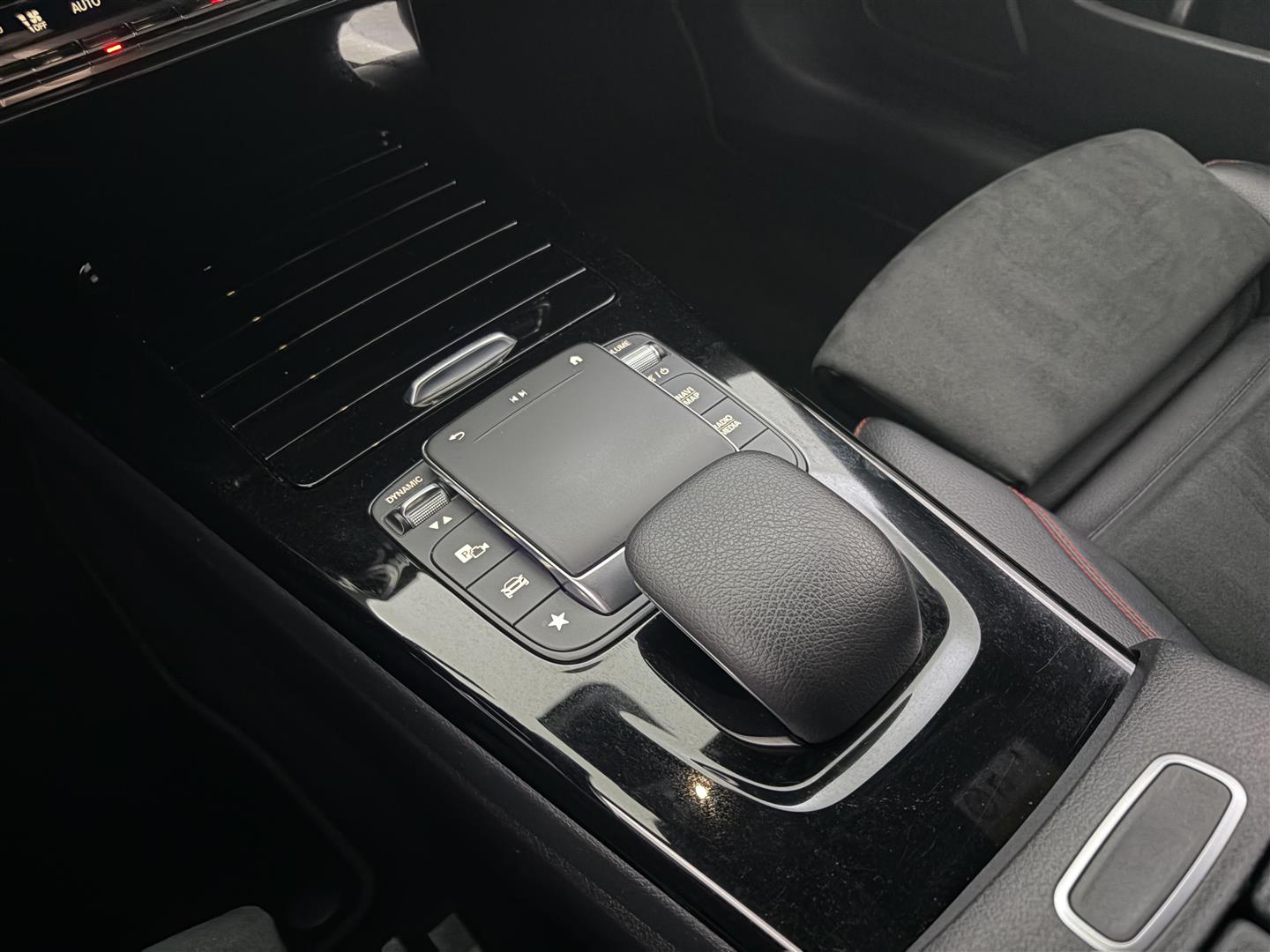 MERCEDES-BENZ CLA 2020