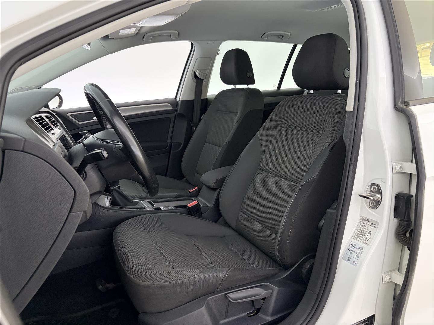 VOLKSWAGEN Golf 2015