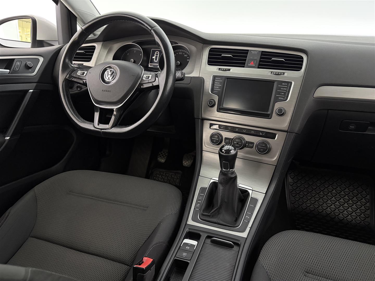 VOLKSWAGEN Golf 2015