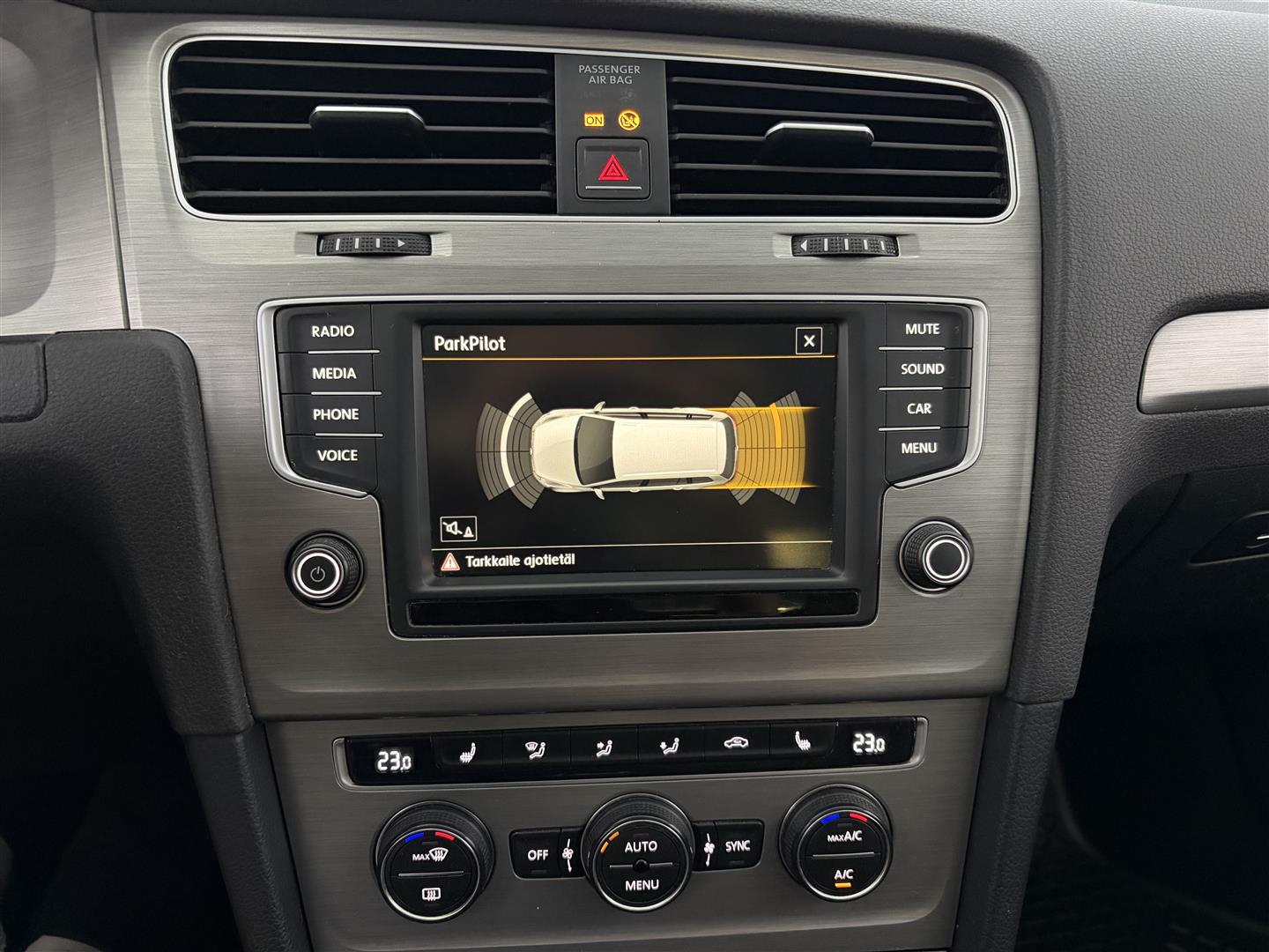 VOLKSWAGEN Golf 2015