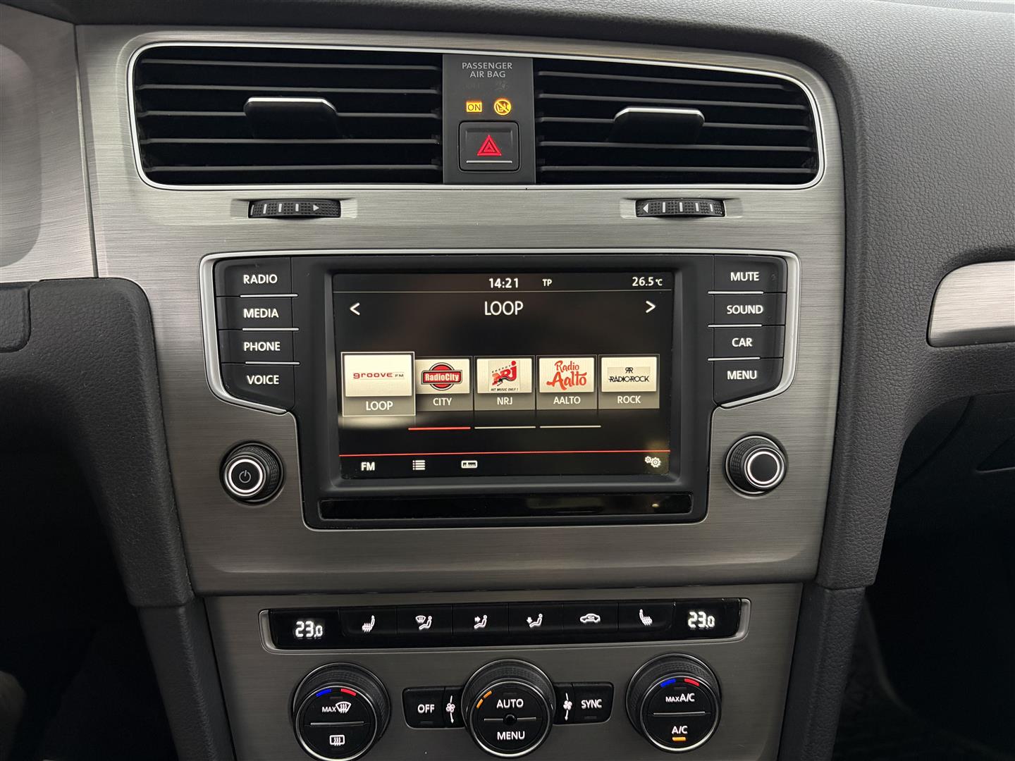 VOLKSWAGEN Golf 2015