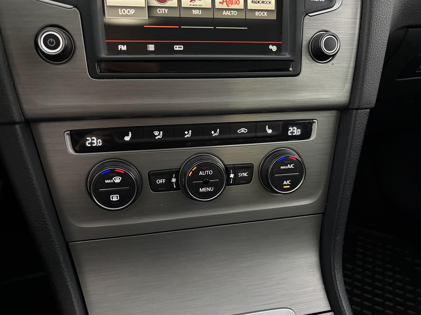 VOLKSWAGEN Golf 2015