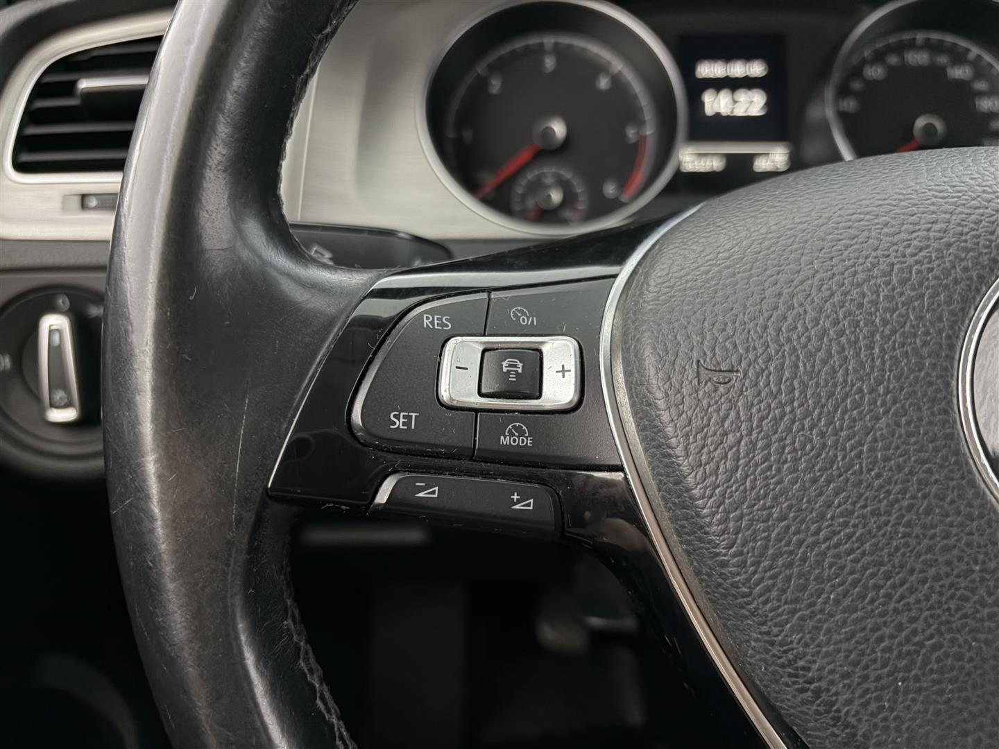 VOLKSWAGEN Golf 2015