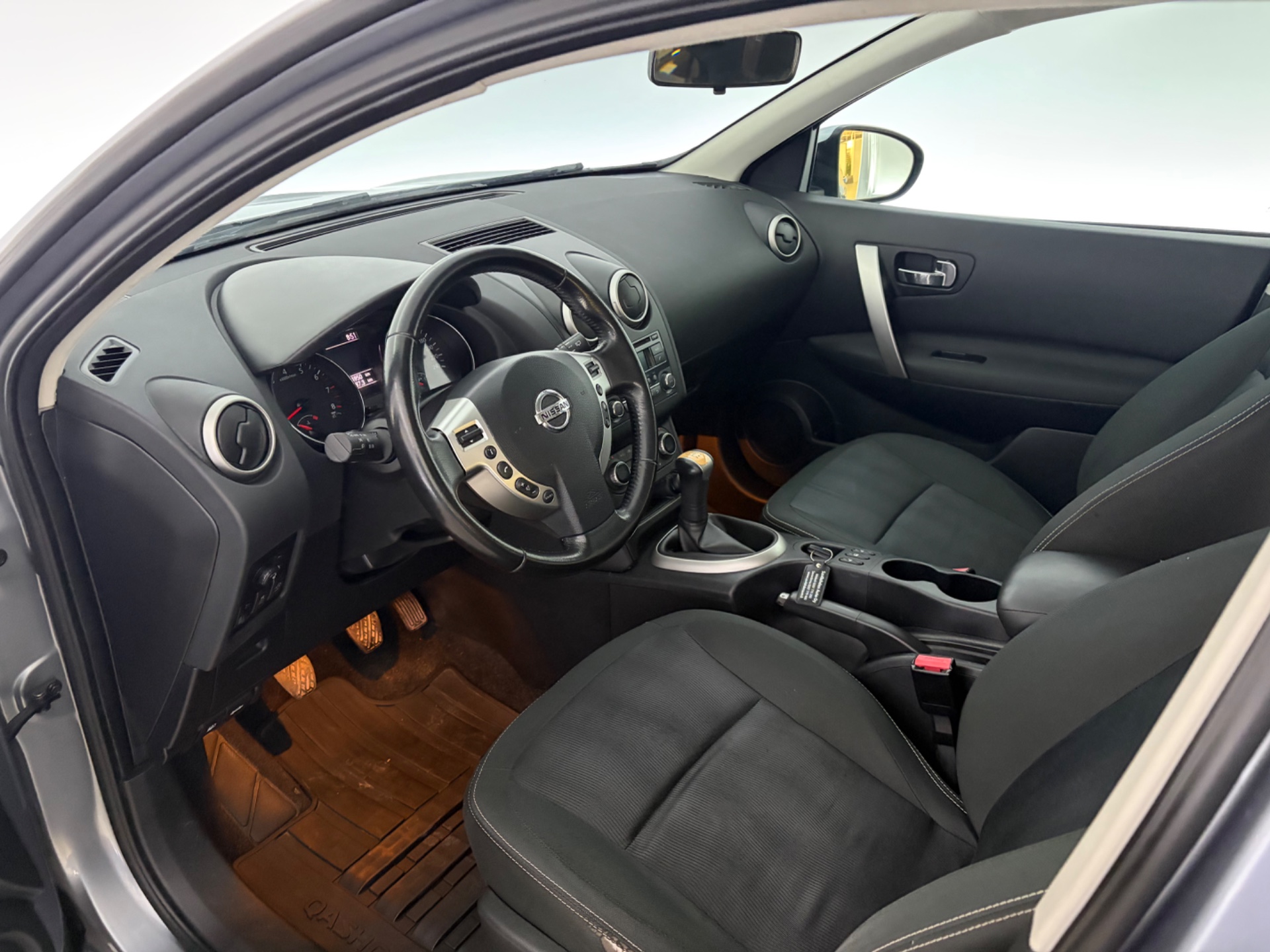 NISSAN Qashqai 2012