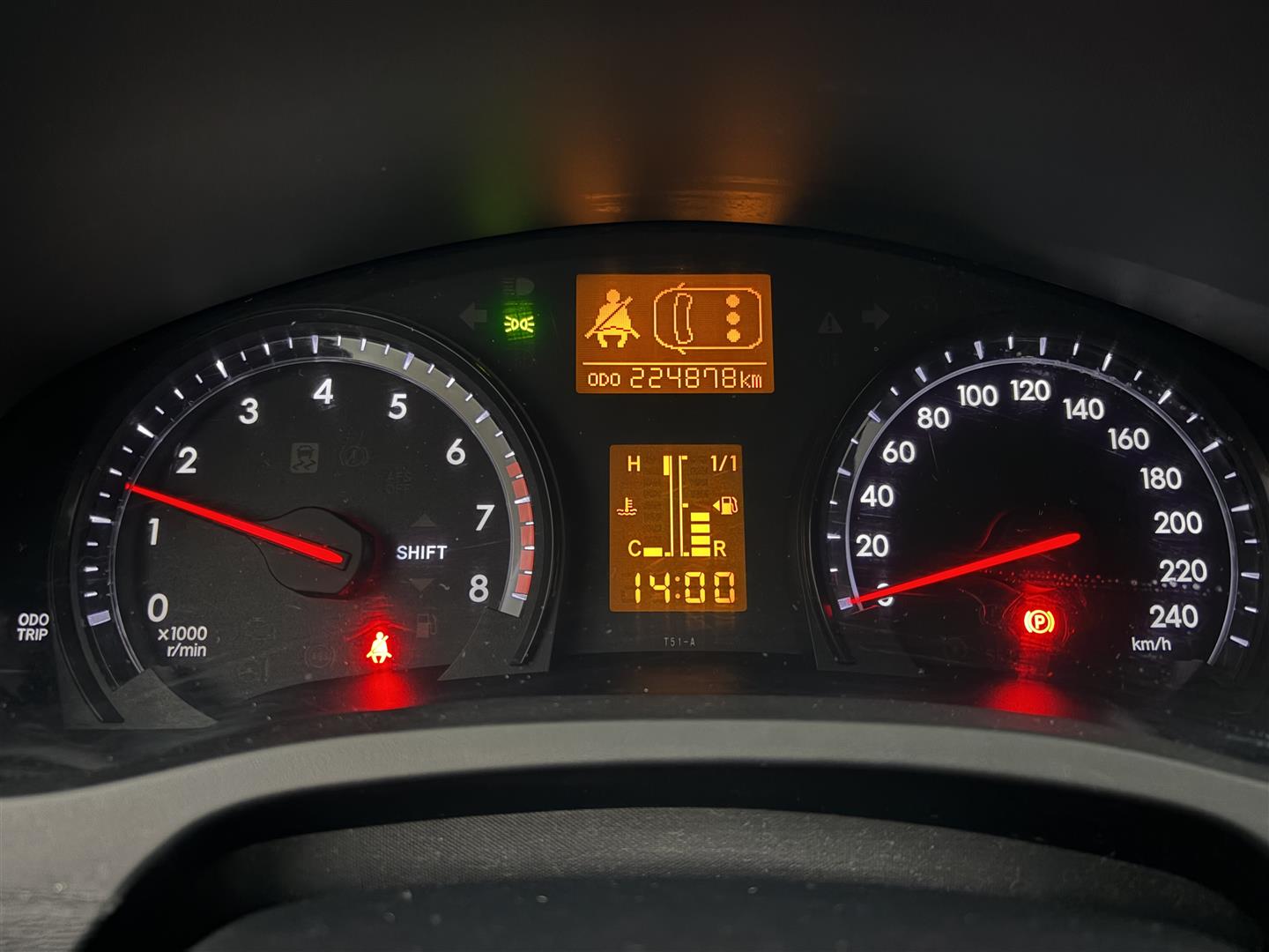 TOYOTA Avensis 2013