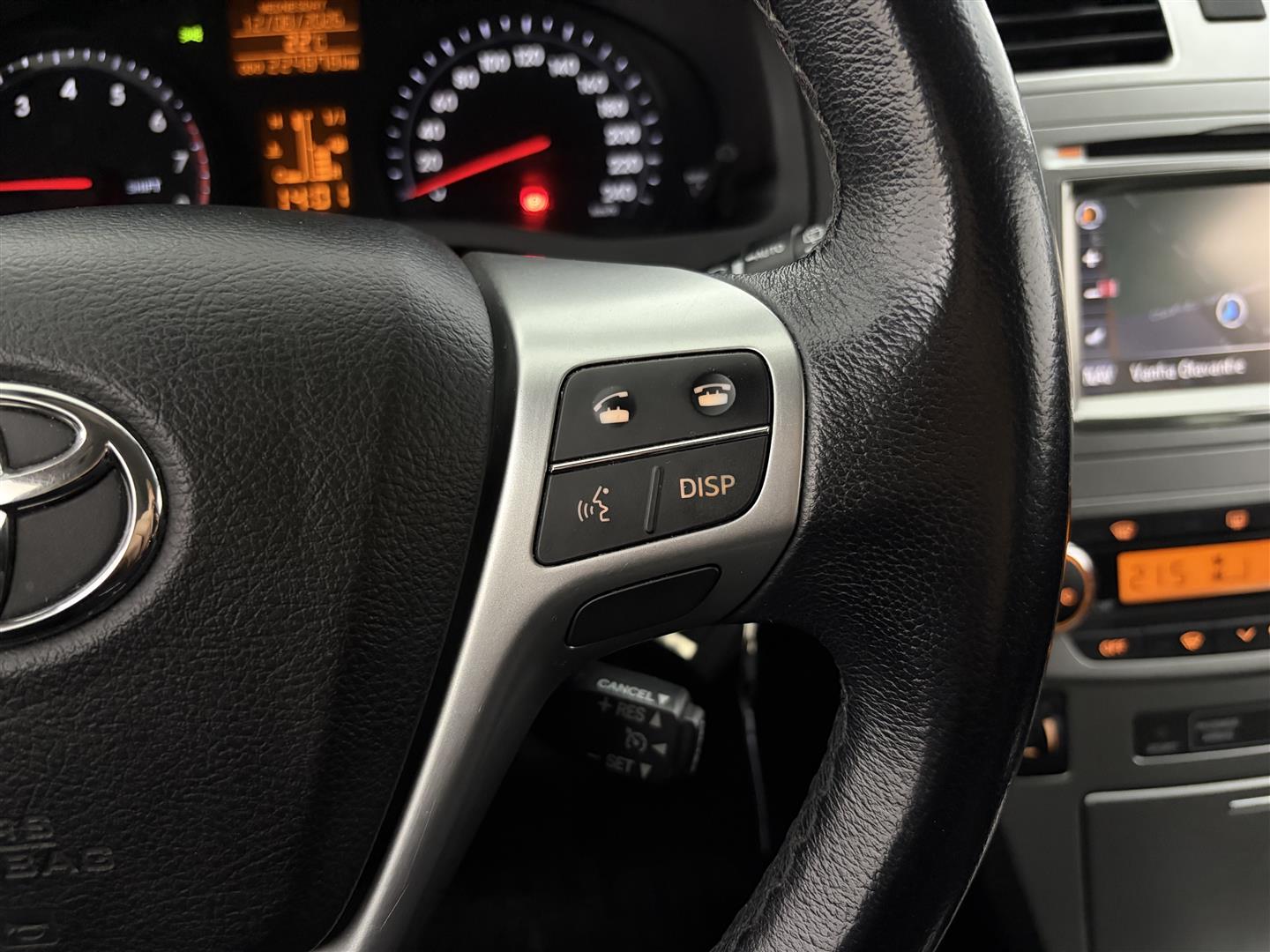 TOYOTA Avensis 2013