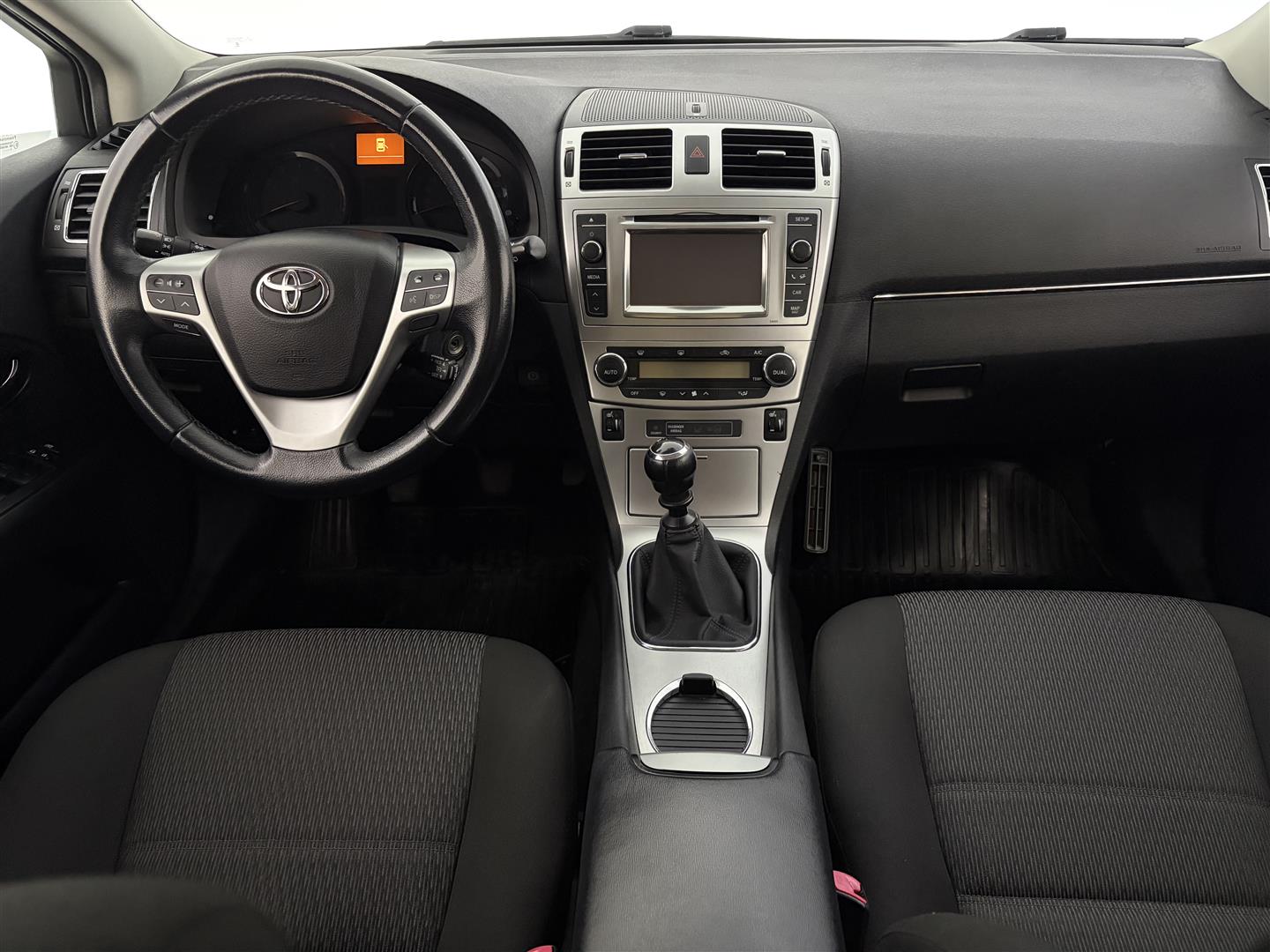 TOYOTA Avensis 2013