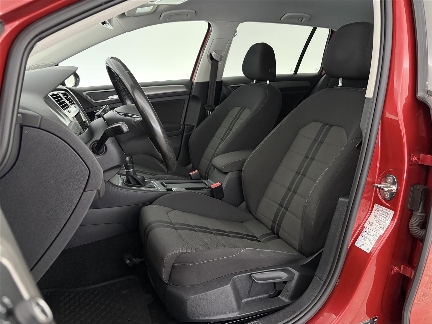 VOLKSWAGEN Golf 2016
