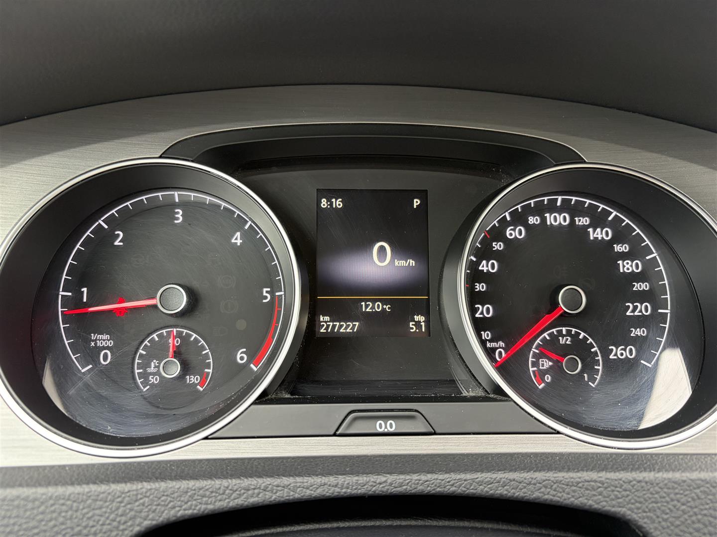 VOLKSWAGEN Golf 2016