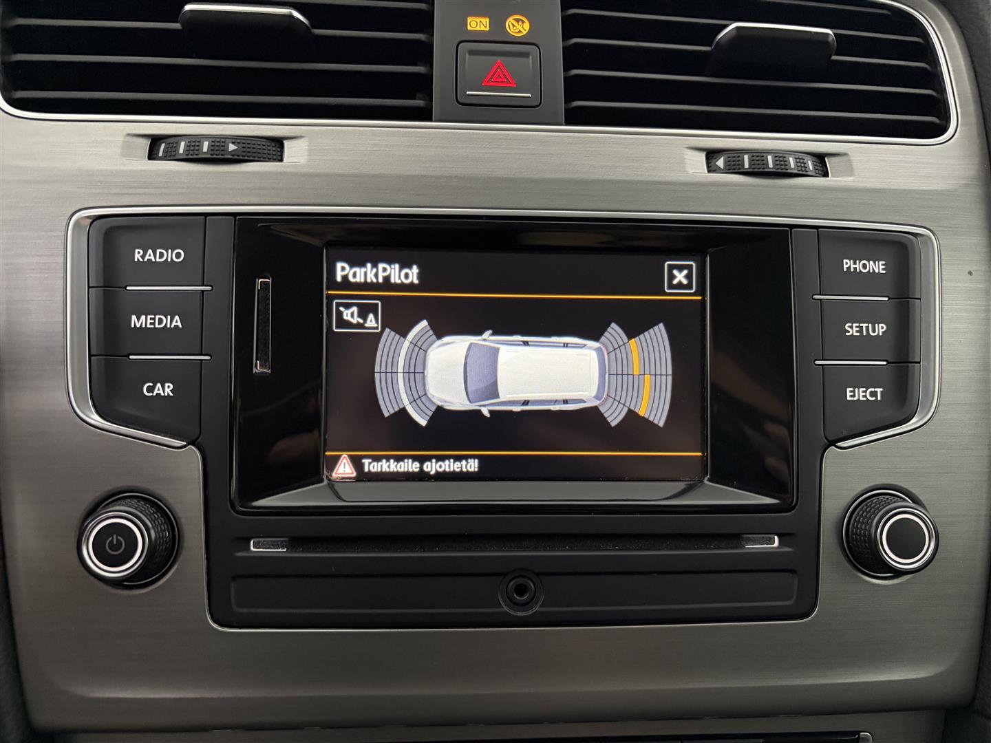 VOLKSWAGEN Golf 2016