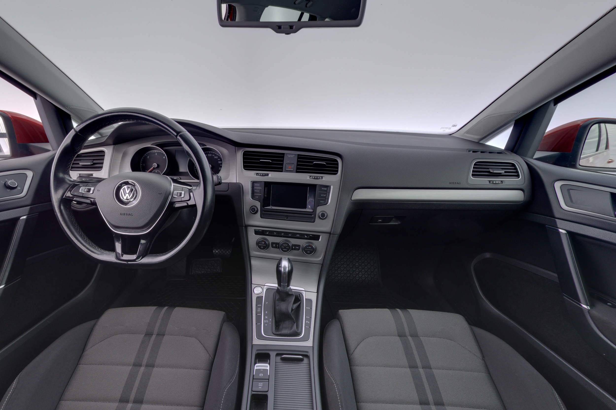 VOLKSWAGEN Golf 2016