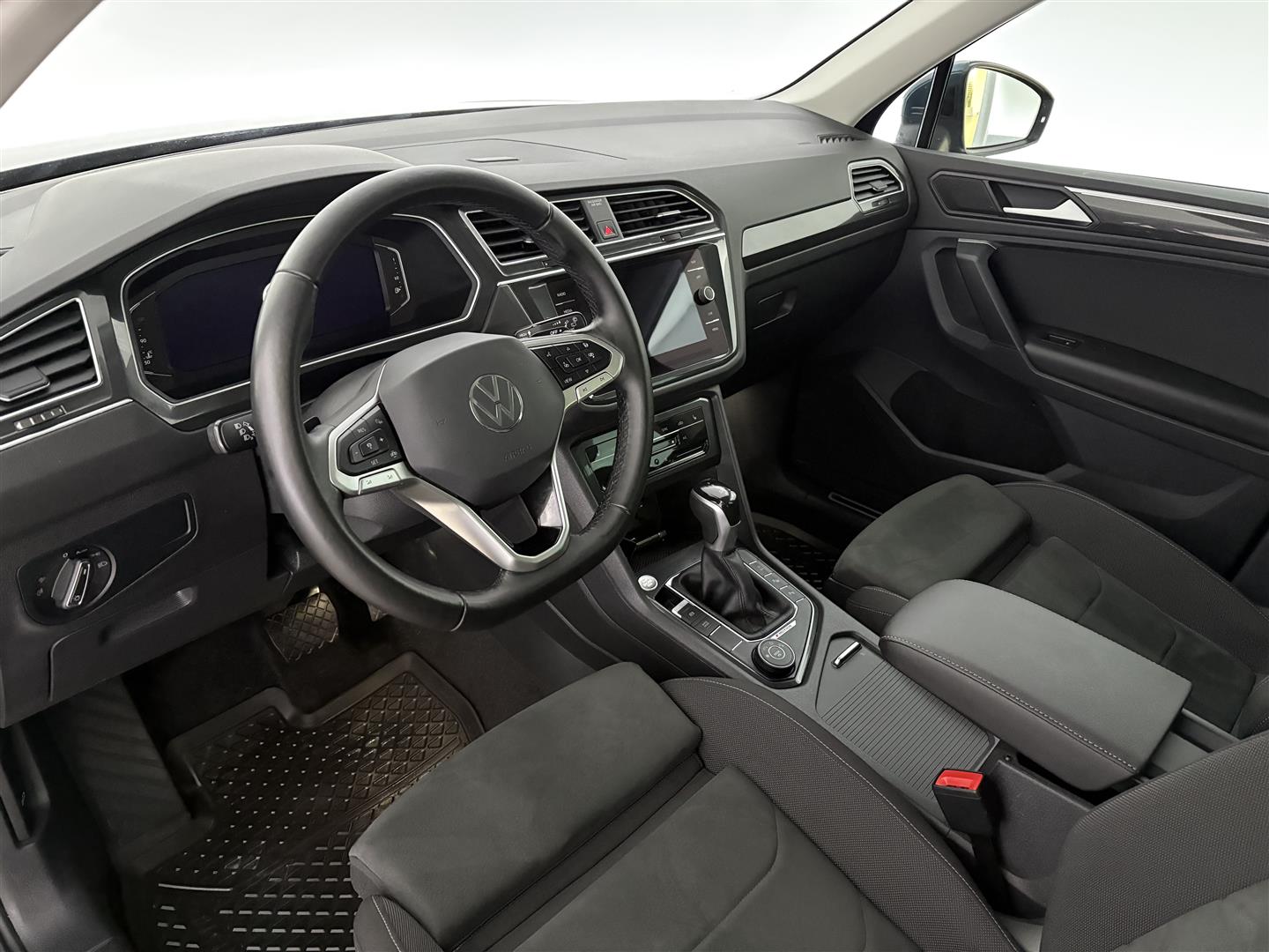 VOLKSWAGEN Tiguan 2021