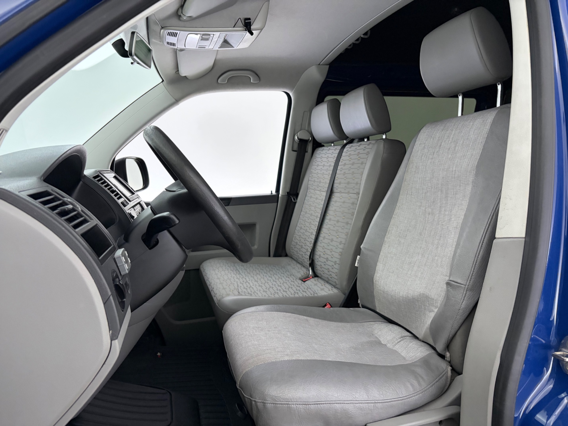 VOLKSWAGEN Transporter 2011