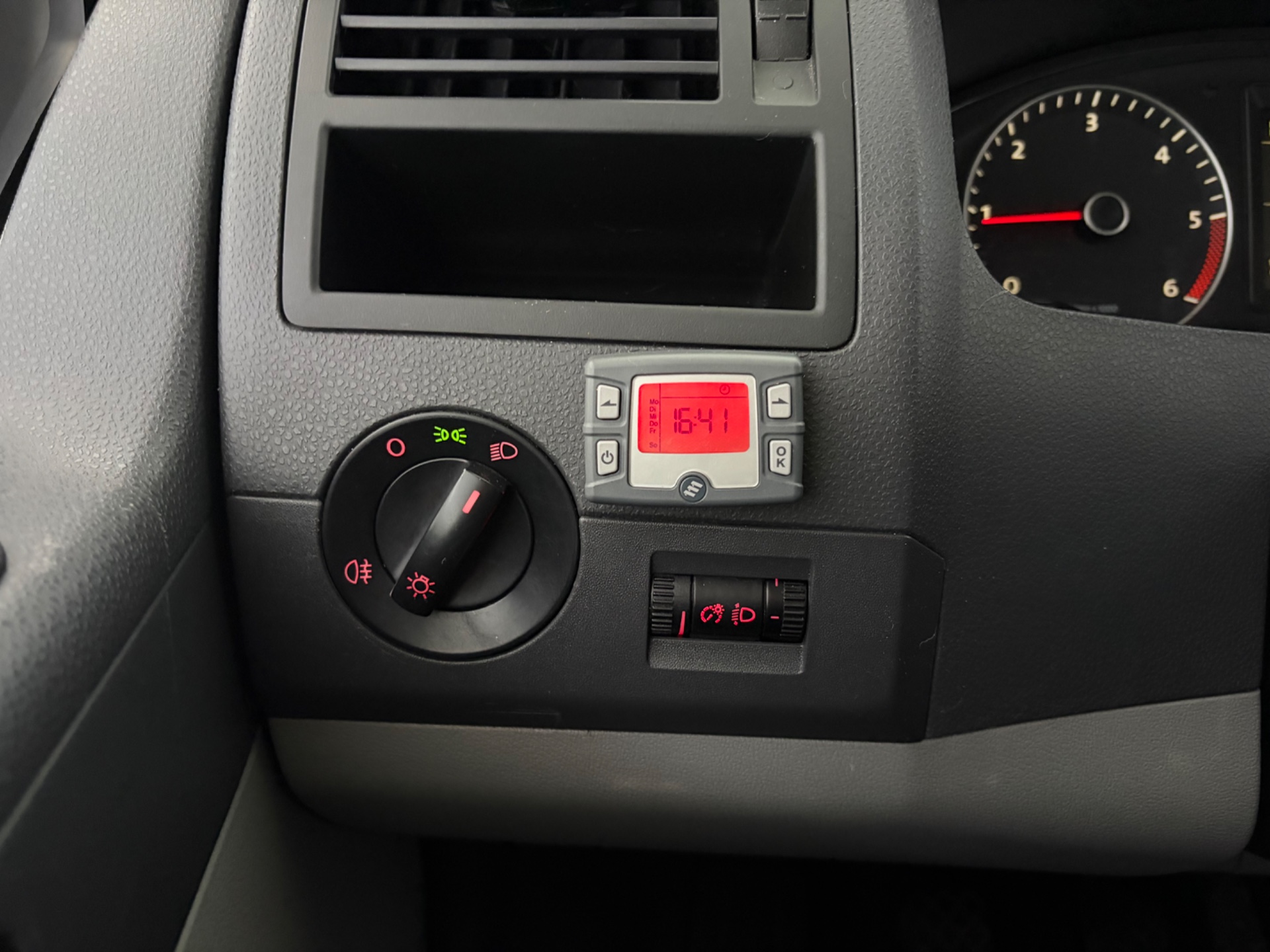 VOLKSWAGEN Transporter 2011