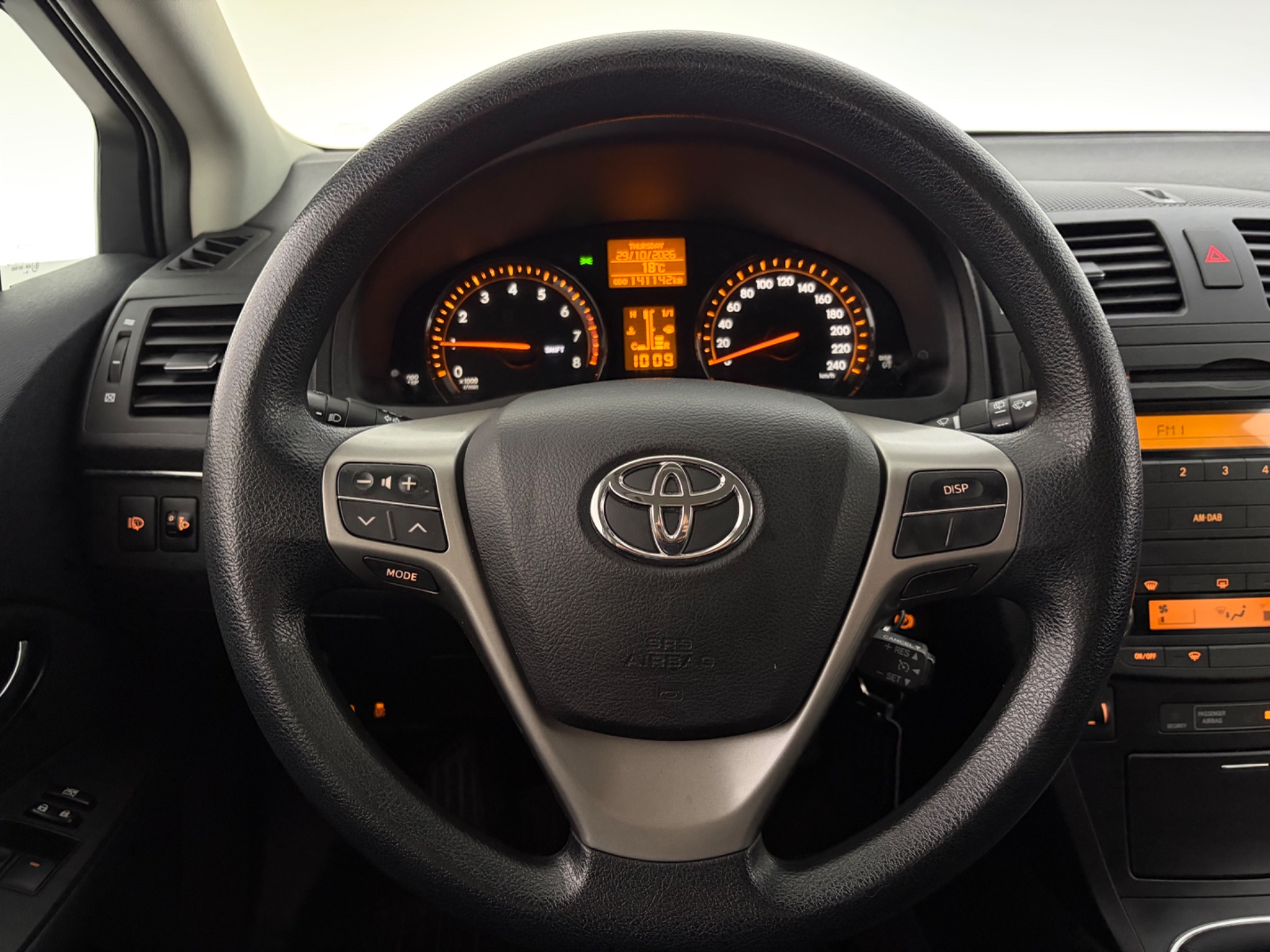 TOYOTA Avensis 2010