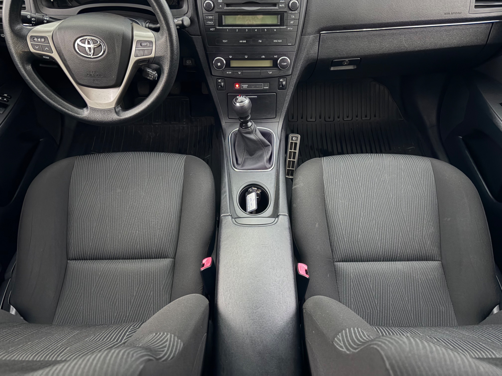 TOYOTA Avensis 2010
