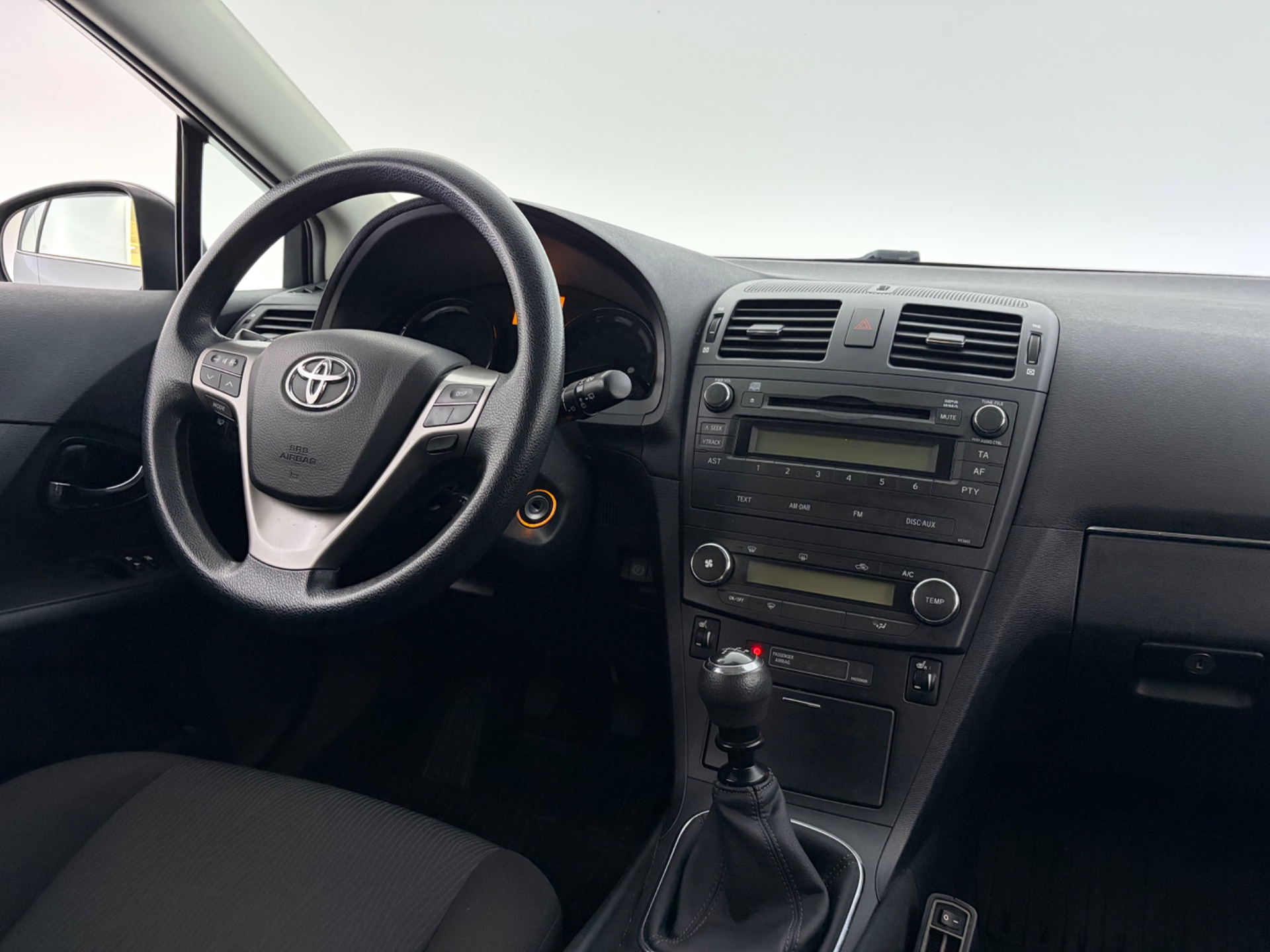 TOYOTA Avensis 2010