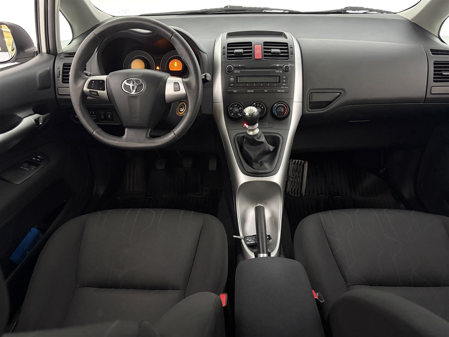 TOYOTA Auris 2012