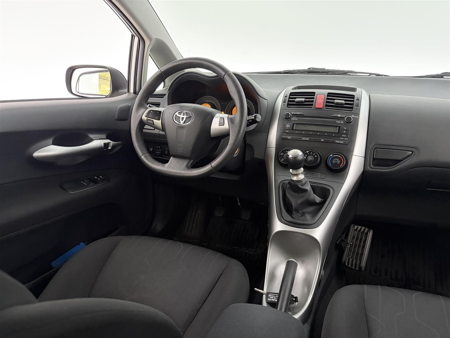 TOYOTA Auris 2012