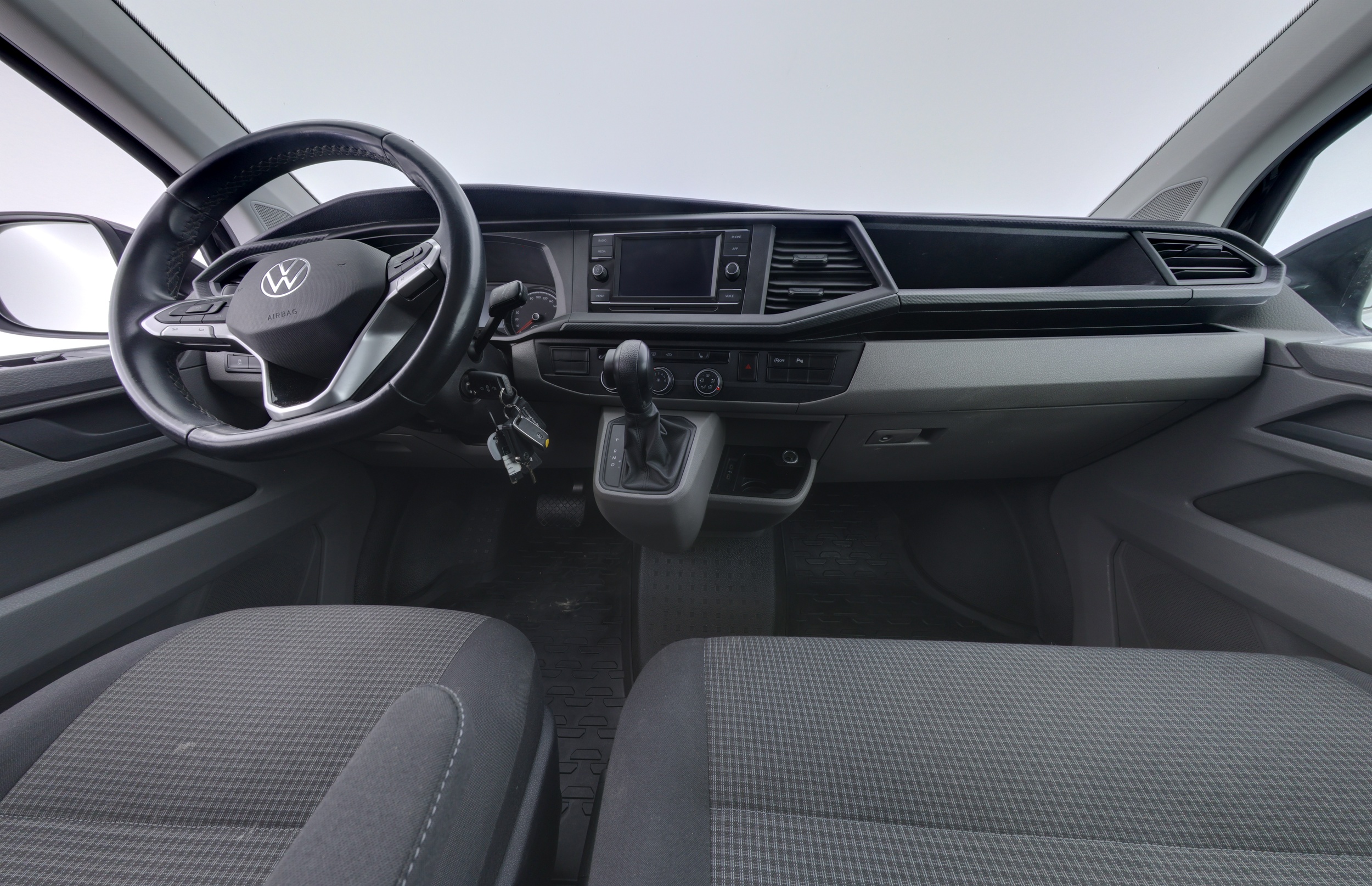 VOLKSWAGEN Transporter 2023