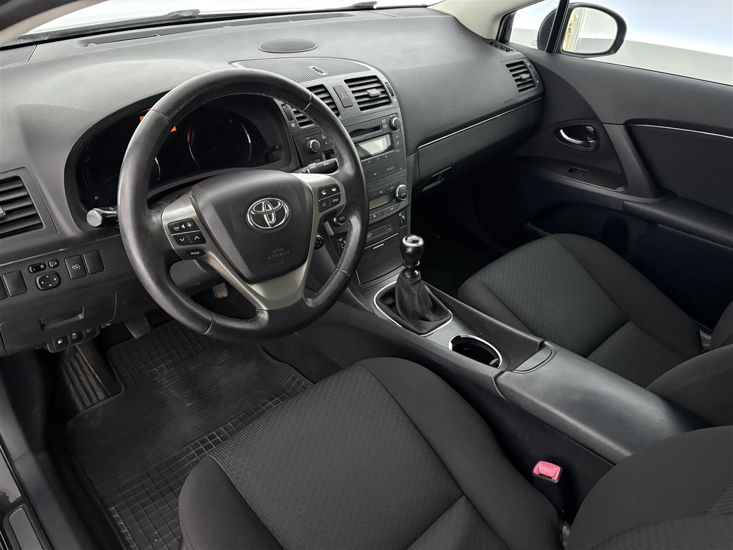 TOYOTA Avensis 2009