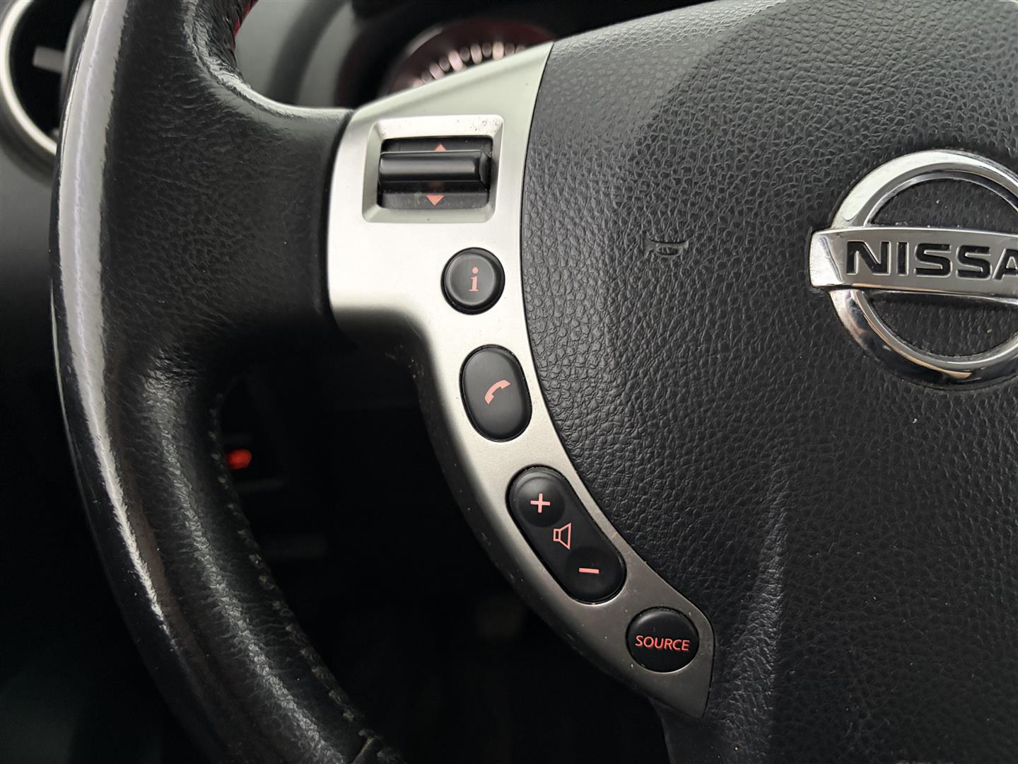 NISSAN Qashqai 2011