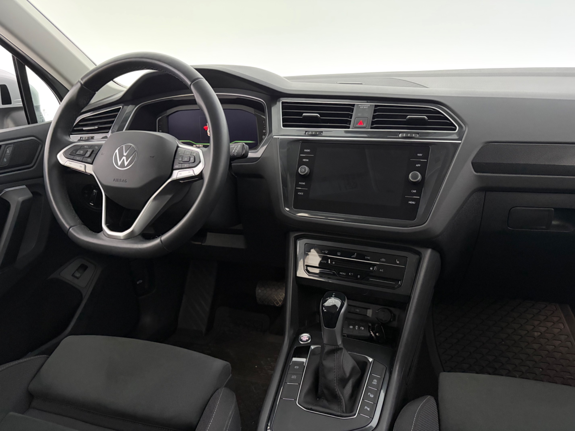 VOLKSWAGEN Tiguan 2023