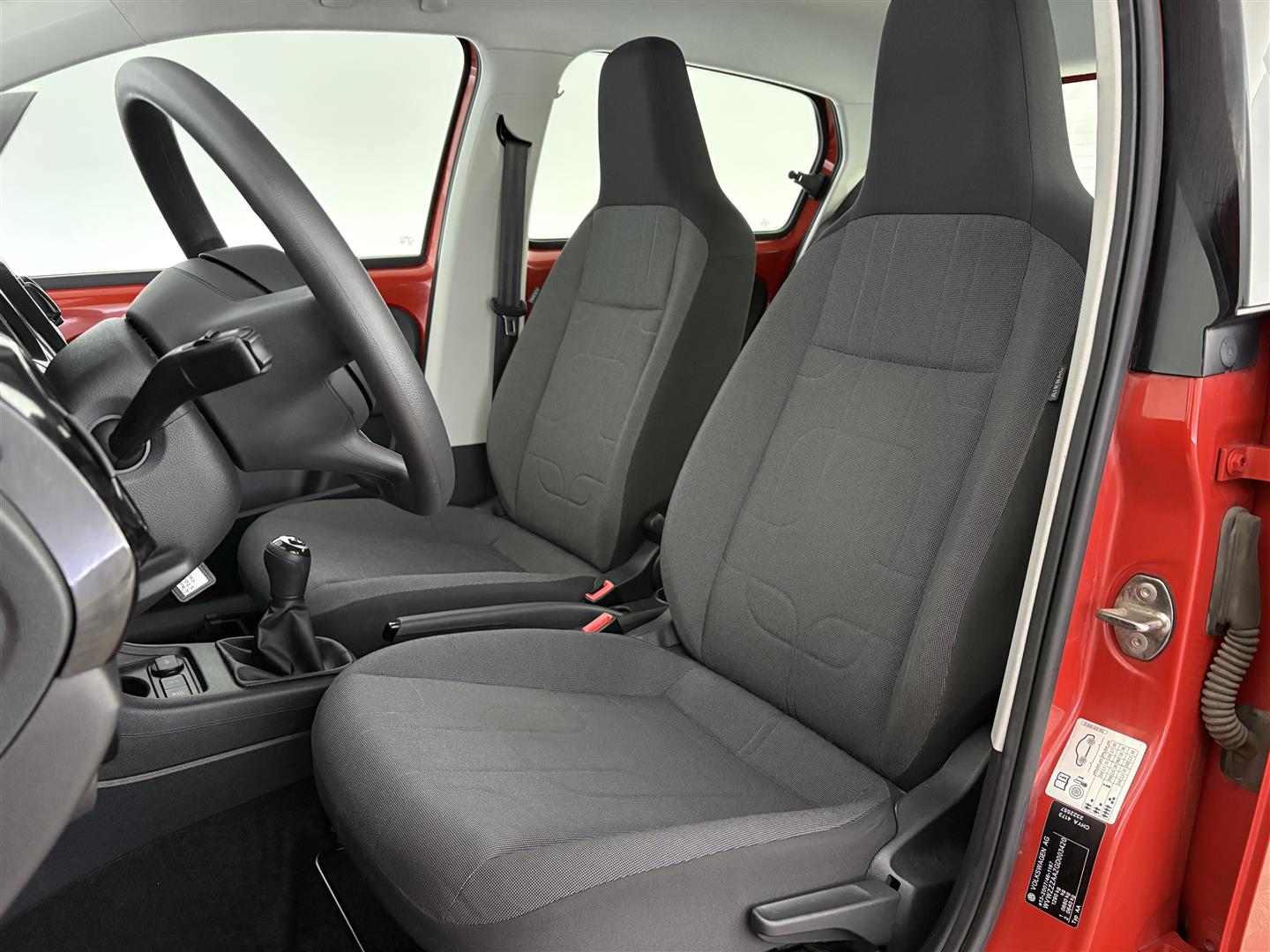 VOLKSWAGEN up! 2015