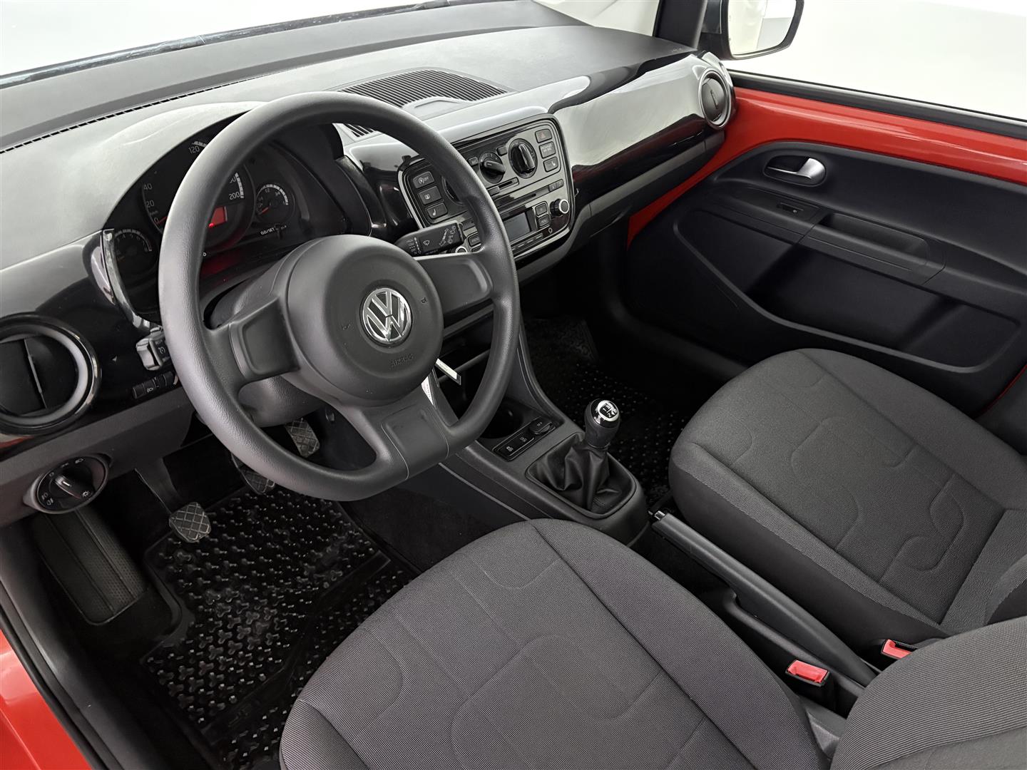VOLKSWAGEN up! 2015