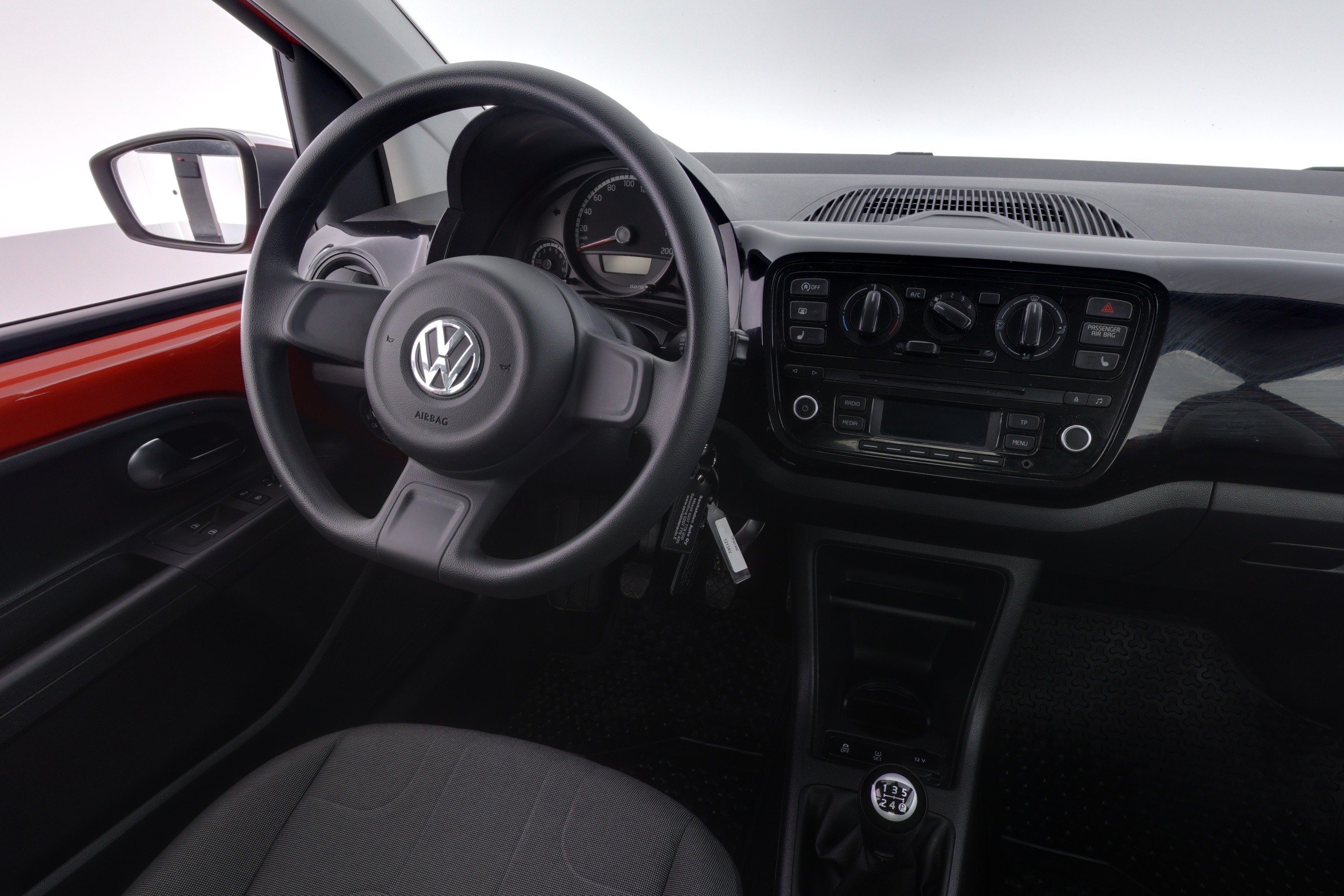 VOLKSWAGEN up! 2015