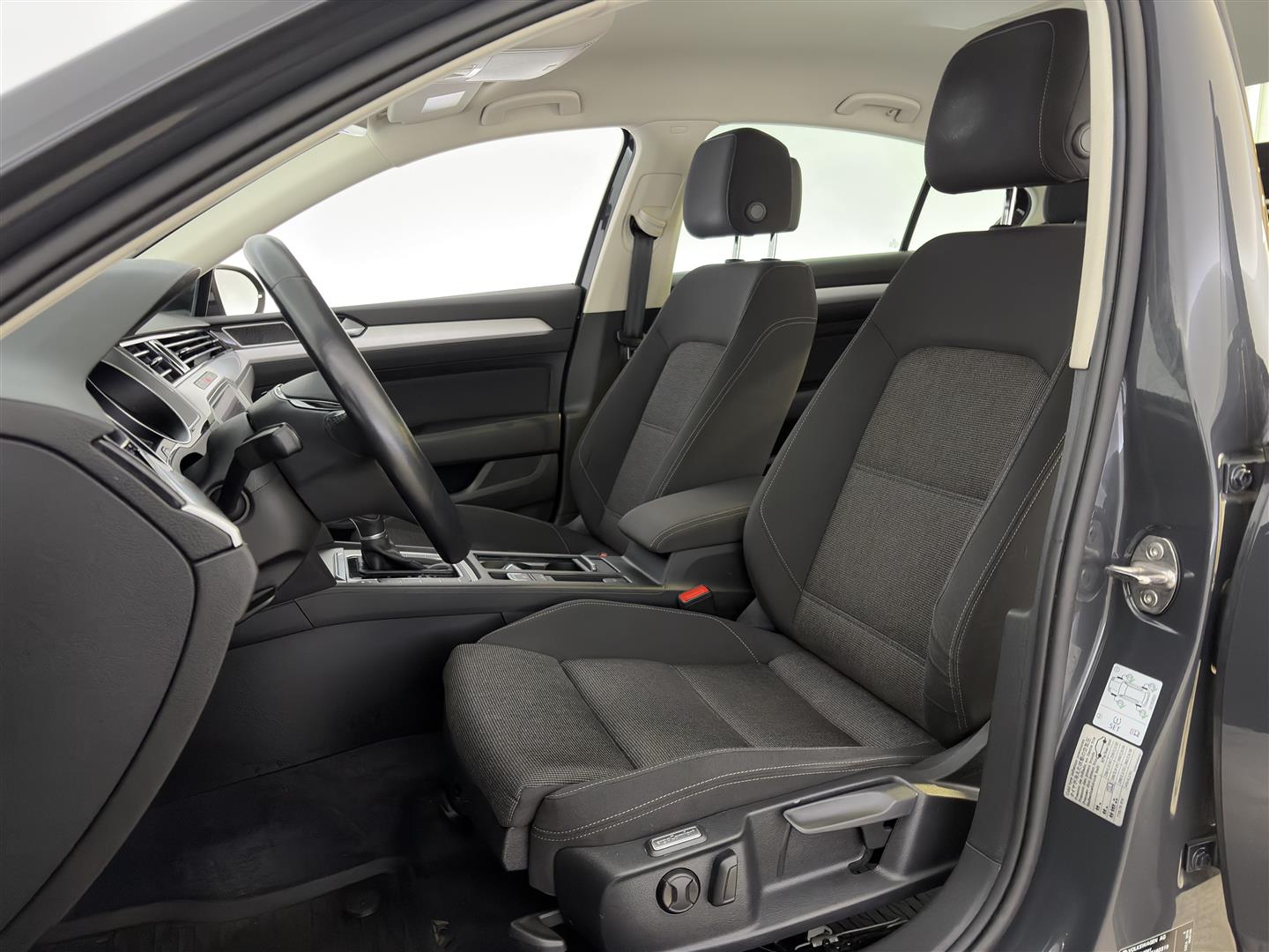 VOLKSWAGEN Passat 2018