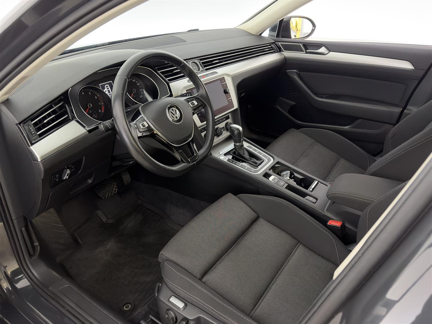 VOLKSWAGEN Passat 2018