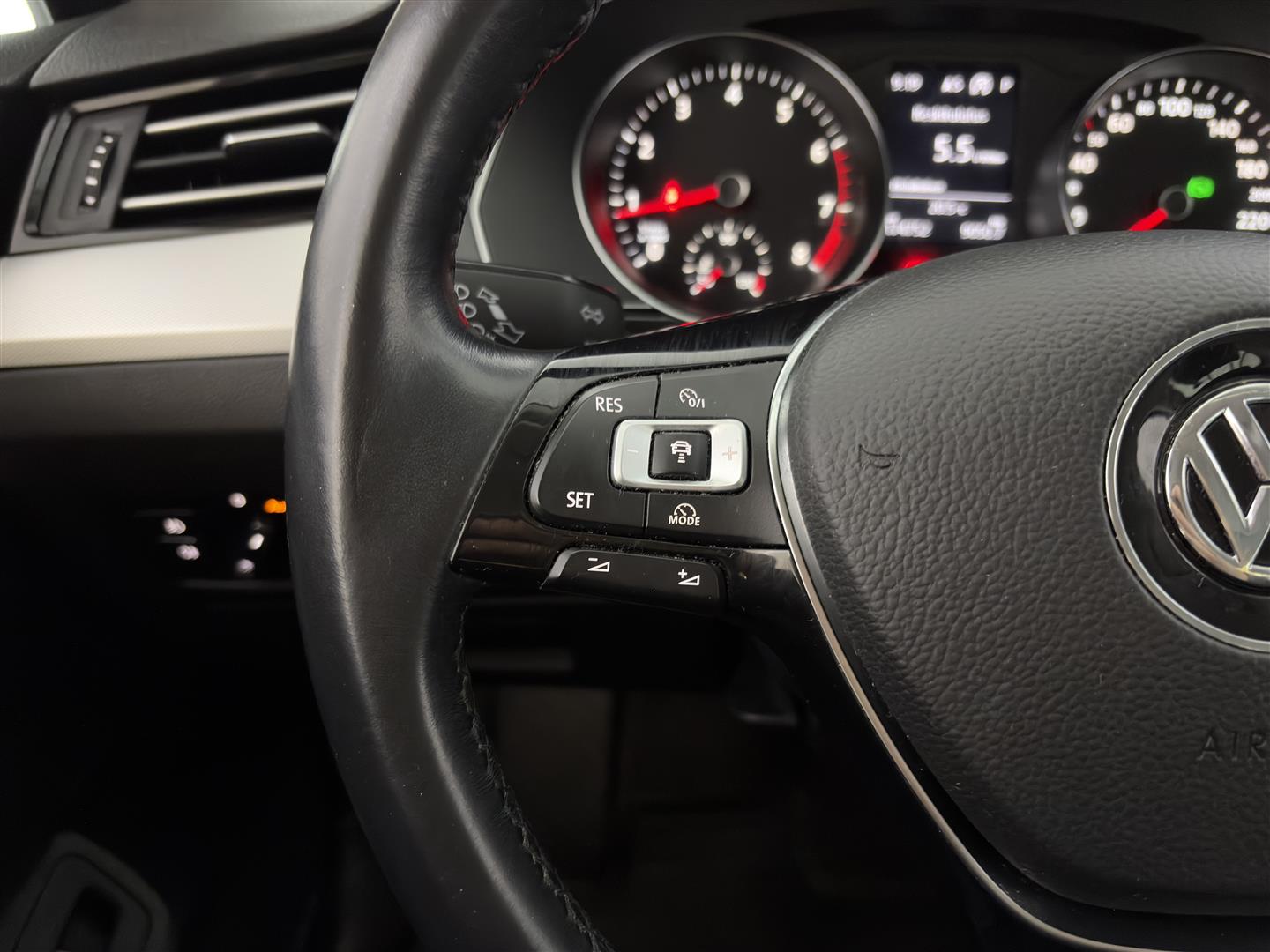 VOLKSWAGEN Passat 2018
