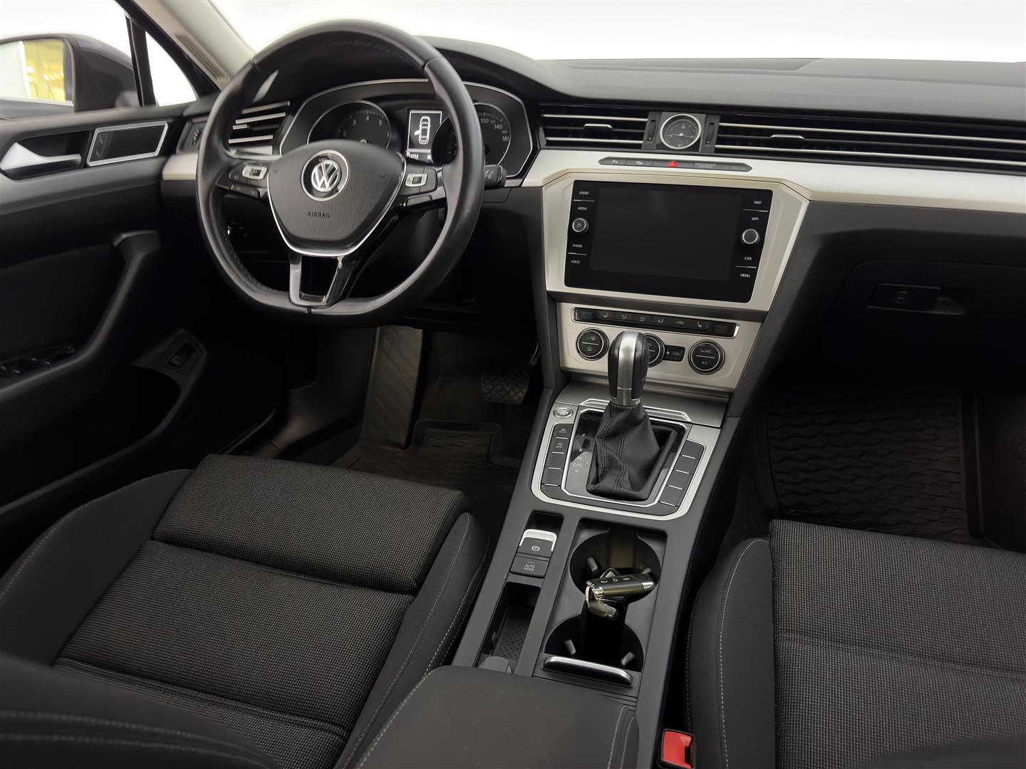 VOLKSWAGEN Passat 2018