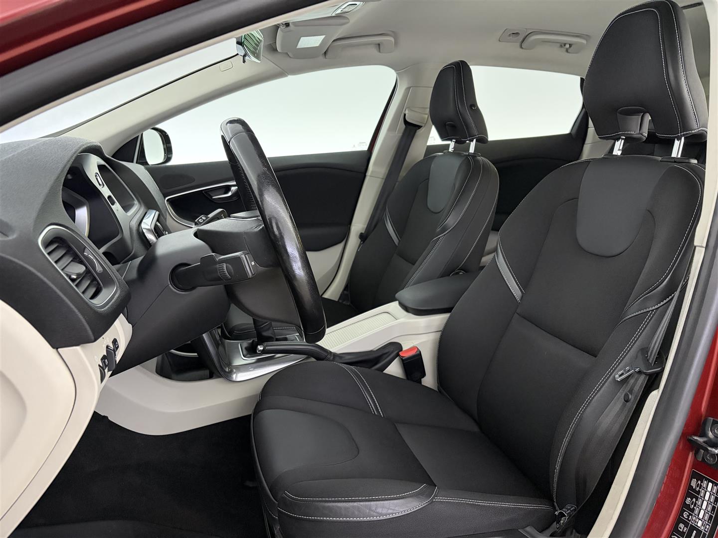 VOLVO V40 2013