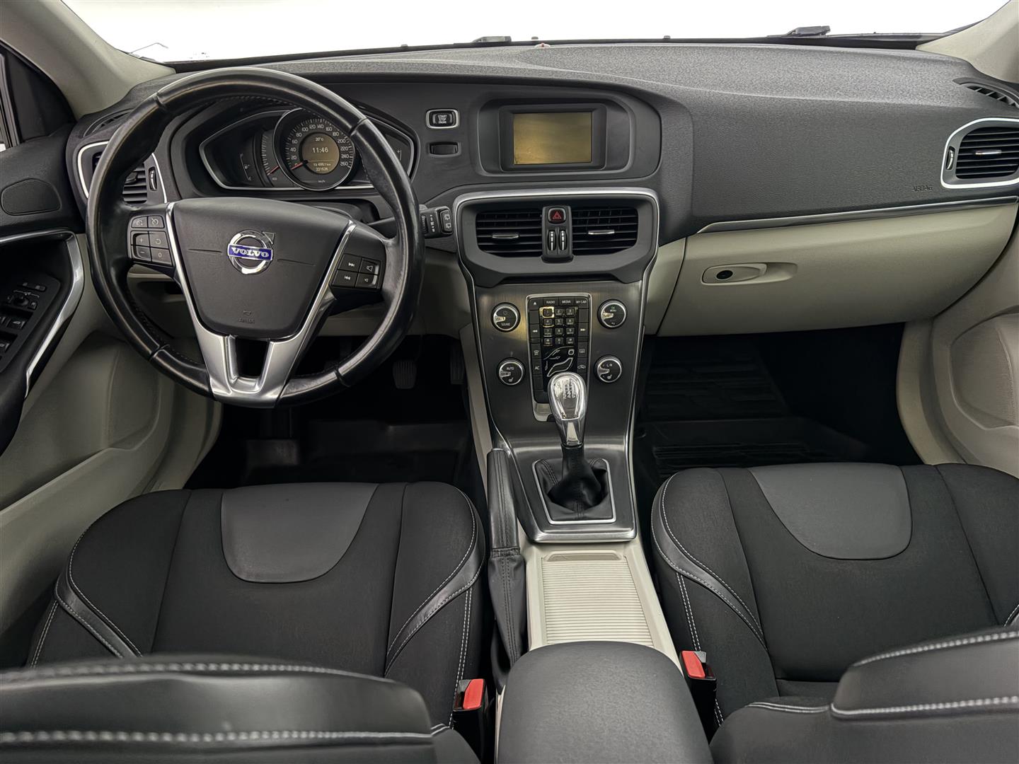 VOLVO V40 2013