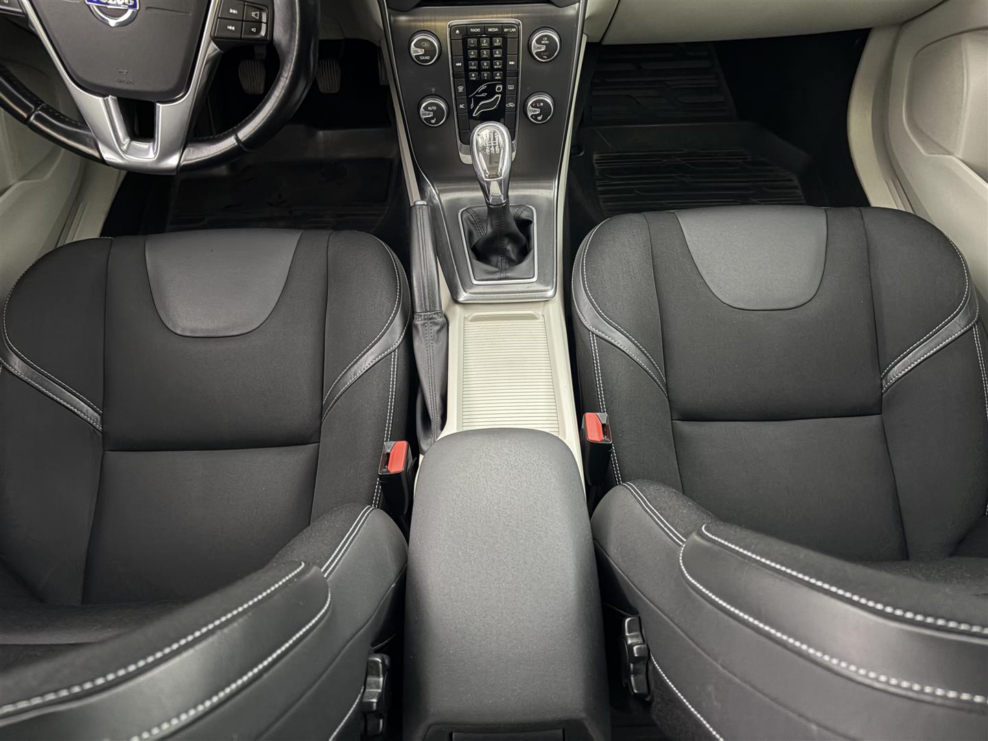 VOLVO V40 2013