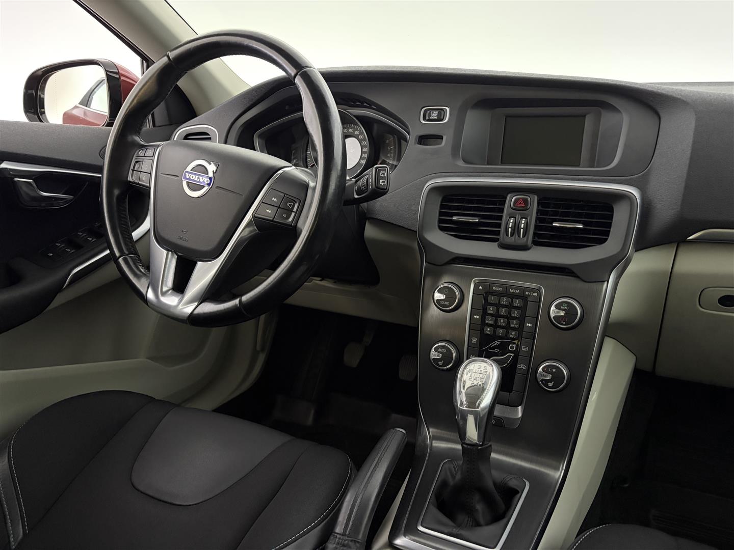 VOLVO V40 2013
