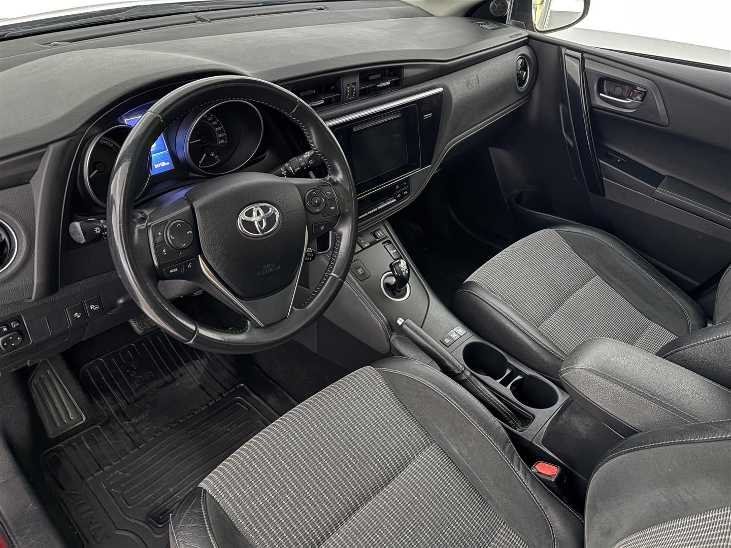 TOYOTA Auris 2018