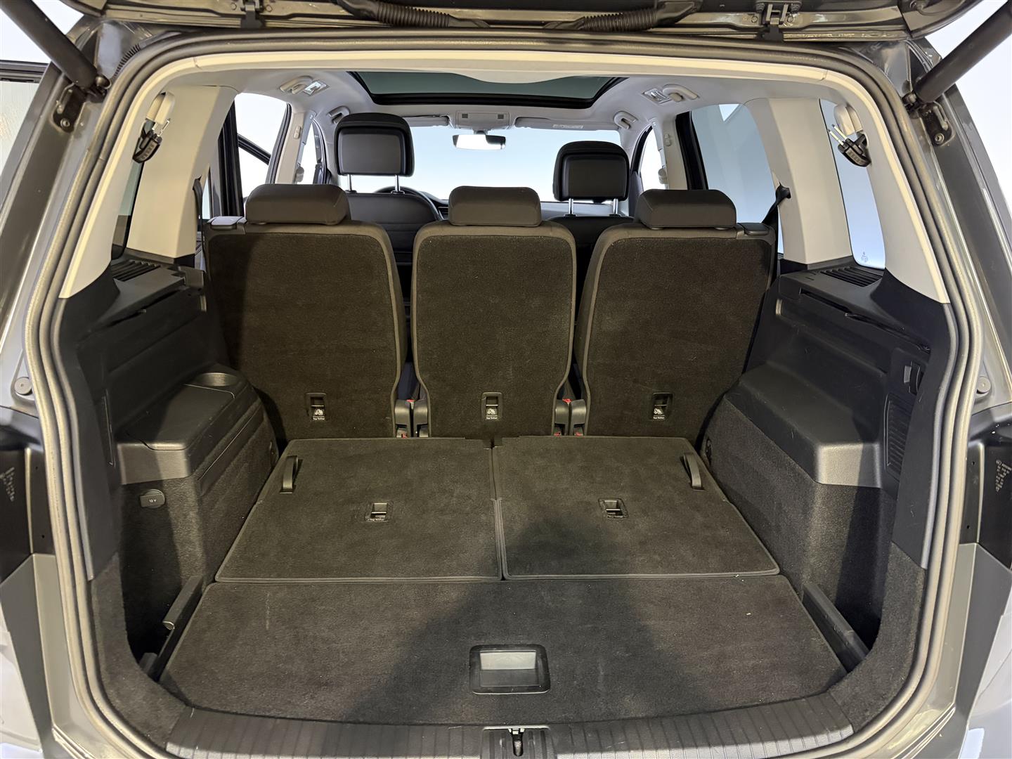 VOLKSWAGEN Touran 2017