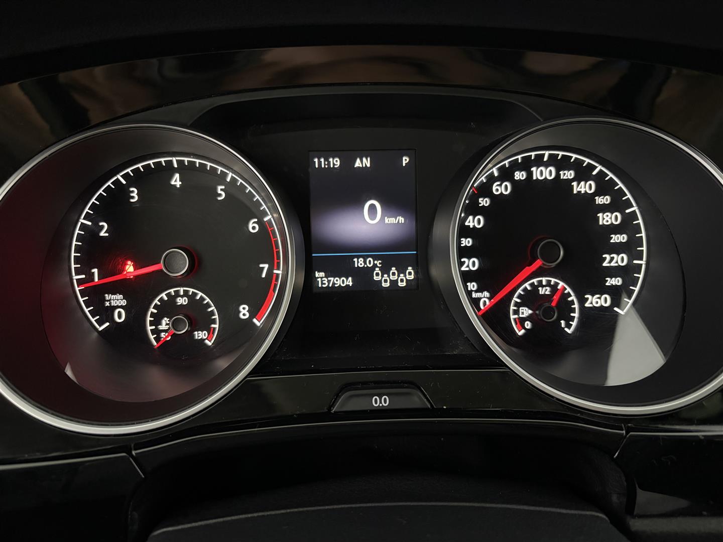 VOLKSWAGEN Touran 2017