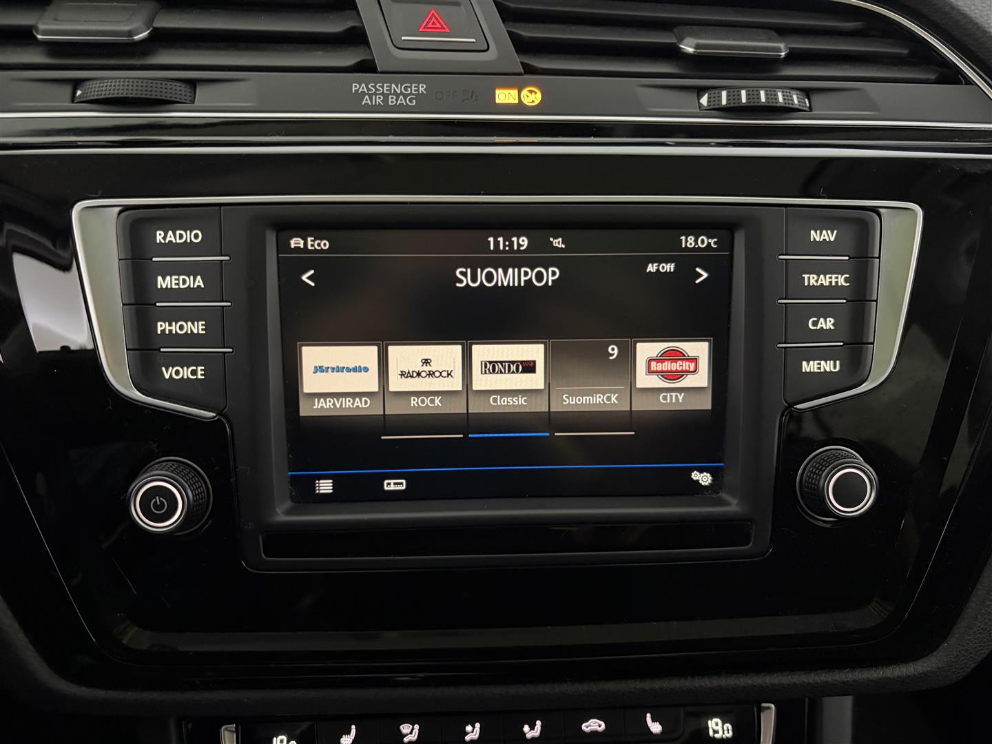 VOLKSWAGEN Touran 2017